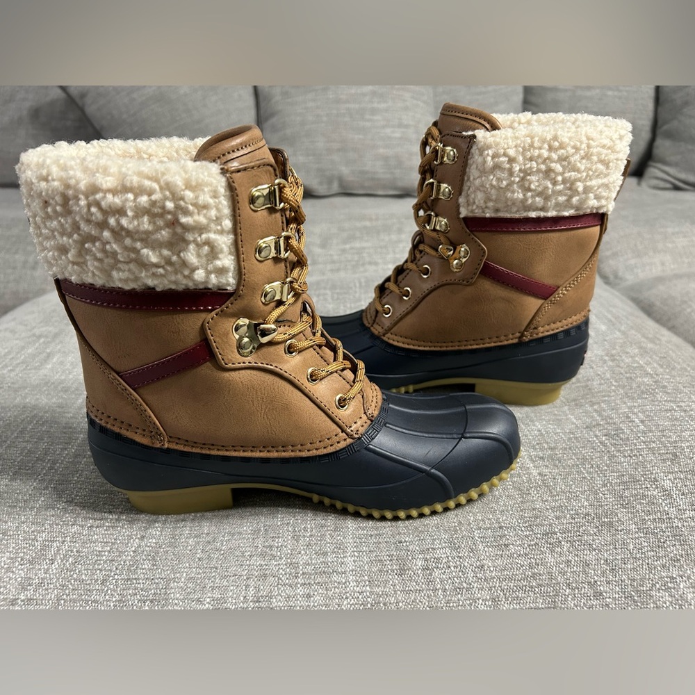 Tommy Hilfiger Women’s Rainah Duck Boots